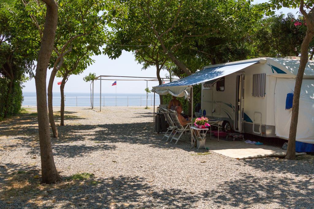Camping La Focetta Sicula SantʼAlessio Siculo Екстериор снимка