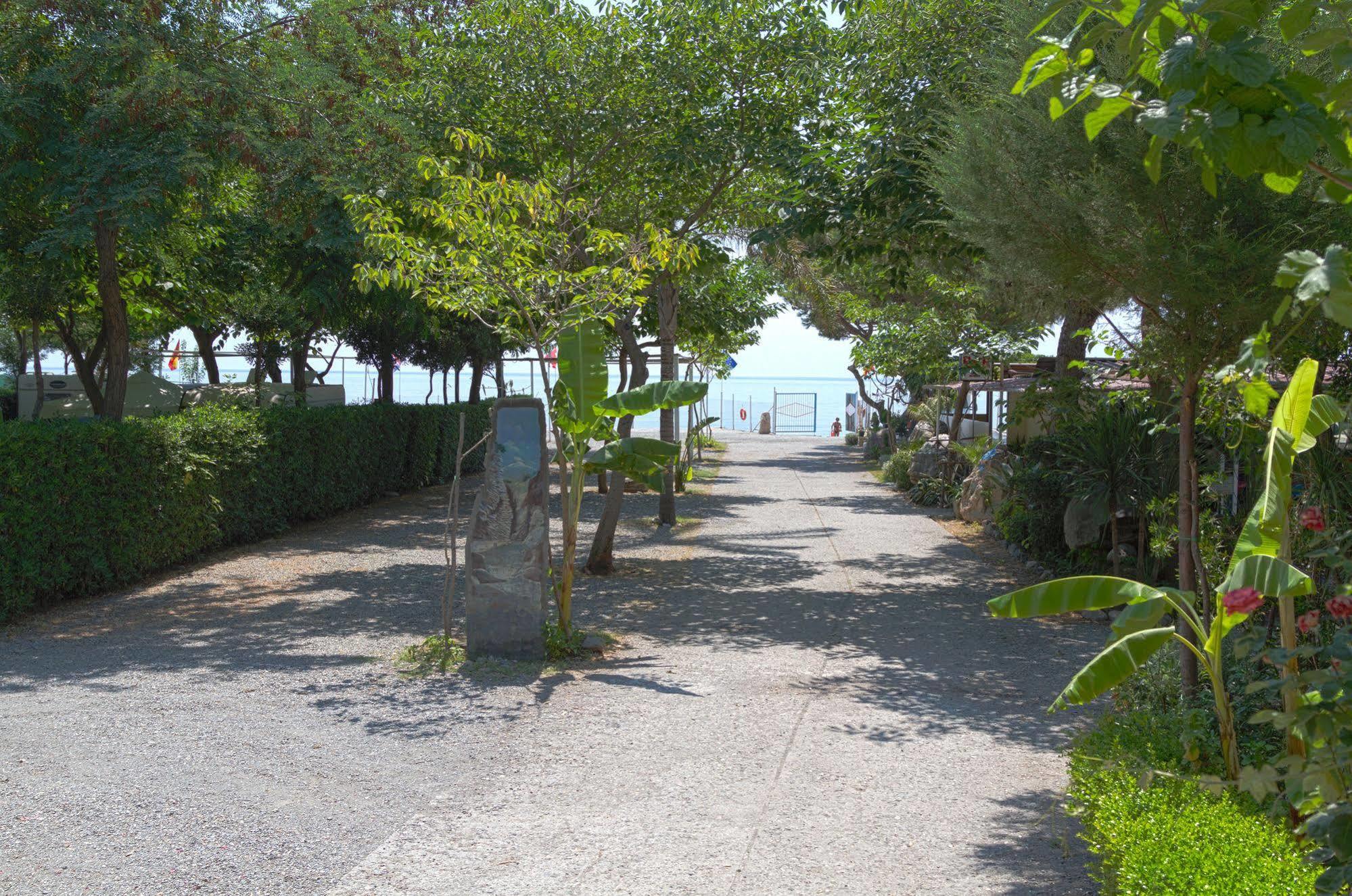 Camping La Focetta Sicula SantʼAlessio Siculo Екстериор снимка